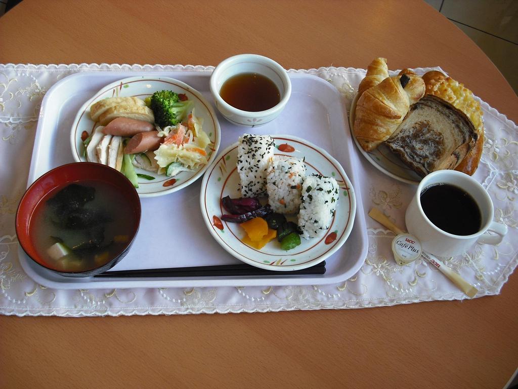 Toyoko Inn Aioi Eki Shinkansen Guchi Екстер'єр фото